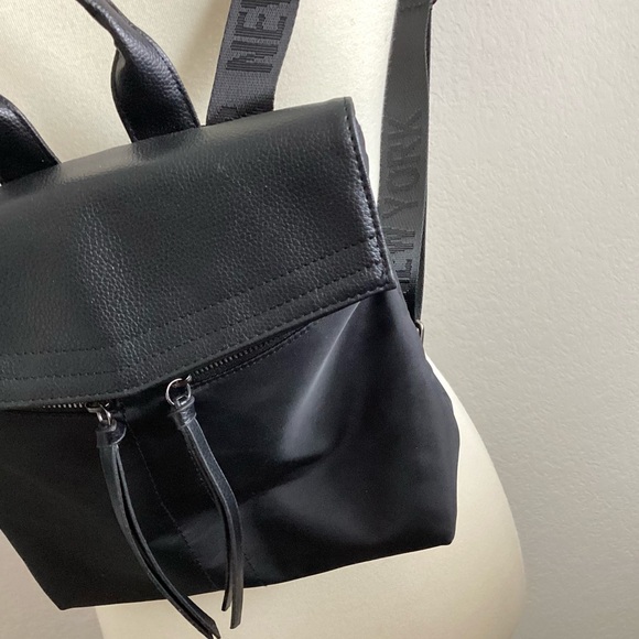 \Botkier\ Essentials Backpack - Picture 2 of 16